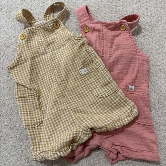 Carters bundle of overall shorts size 18mo - Picture 1 of 5